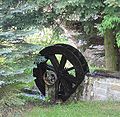 forward to the water wheel / weiter zum Wasserrad