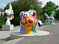 Nanas Sophie, Caroline und Charlotte am Hohen Ufer in Hannover