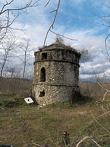 Rosières (Ardèche) - pigeonnier en péril.