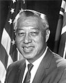 Senador Hiram Fong de Hawaii.