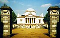 Chiswick House: Front through gate