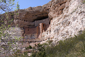 22/01: Habitatges troglodites a Arizona usats pels sinagua fins al segle XV