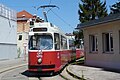 Konečná Stefan-Fadinger-Platz a souprava E2+c5