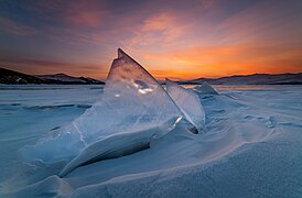 Egunsentia Baikal aintzira.