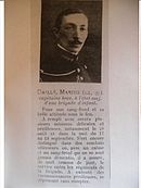 Coupure de journal de 1918 avec portrait en buste d'un militaire et texte imprimé.