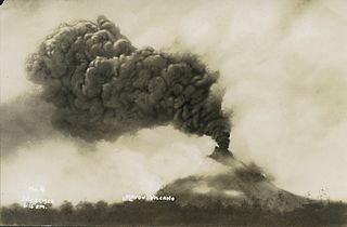 Mount Mayon in eruption on July 21, 1928.