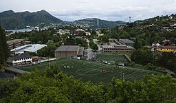 Kleppestø i Askøy. I bakgrunden syns Askøybron.