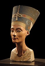 26/10: Bust de Nefertiti (segle XIV aC) al Neues Museum de Berlín