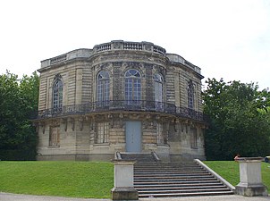 Le pavillon de Hanovre réinstallé au parc de Sceaux.