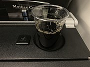 スターフライヤー機内提供品例。コーヒーを頼むとチョコレートがついてくる。