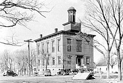 Old Shawneetown Court House in 1937