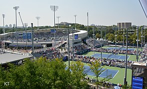 Grandstand mit den Plätzen 4, 5 und 6