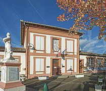 Le Born (Haute-Garonne), town Hall.