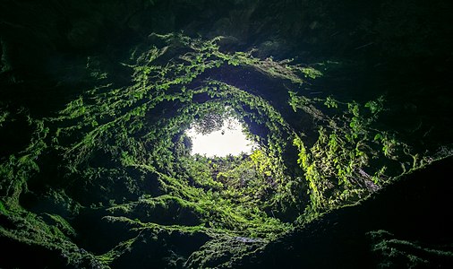 "Algar_do_Carvao,_isla_de_Terceira,_Azores,_Portugal,_2020-07-25,_DD_68-70_HDR.jpg" by User:Poco a poco