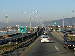 Namhae Expressway di Distrik Buk