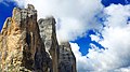 Tre cime di Lavaredo dalla forcella.jpg4 608 × 2 592; 3,12 MB