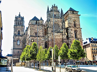 "Cathédrale_Notre-Dame._Rodez.jpg" by User:Espirat