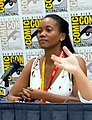 Erika Alexander interpreta Connie Irving