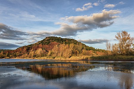 "Lac_du_Salagou_-_October_2020.jpg" by User:Christian Ferrer