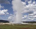 Le geyser d'Old Faithful, dans le parc national de Yellowstone (Wyoming).