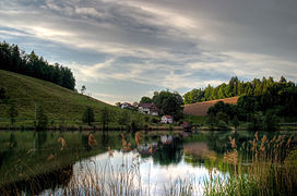 Nordufer mit Seehof bei Sonnenuntergang