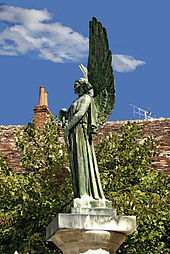 La statue d'ange sur la place du marché, en 2008.