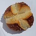 Rundes Laugenbrötchen