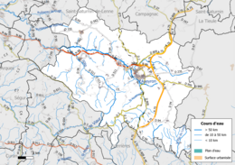 Carte en couleur présentant le réseau hydrographique de la commune