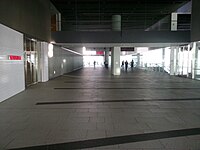 NISSANウォーク（横浜駅方面）