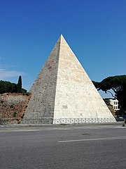 Piramide Cestia