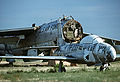 Cvičný letoun T-33 Shooting Star a částečně rozebraný bombardér B-47 Stratojet na vrakovišti Aerospace Maintenance and Regeneration Center. V areálu vrakoviště se nachází přes 2500 vyřazených strojů, převážně kanibalizovaných na náhradní díly.