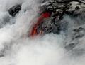 Lava Pāhoehoe entrando en el Océano Pacífico.