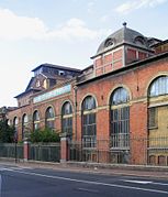 La façade occidentale des Grands moulins de Corbeil-Essonnes.