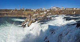 Blick über den Rheinfall auf Neuhausen