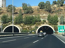 Moottoritie 33:n Bayraklı-2 -tunneli, Bayraklı, İzmirin maakunta..