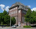 image=http://commons.wikimedia.org/wiki/File:Hamburg.Lerchenfeld.HAW-Kunsthochschule.wmt.jpg