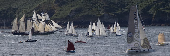 * Les bateaux quittant Brest pour Douarnenez.