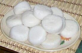 Sanna, biến thể ở Goa của idli a.k.a. Hittli ở Konkani.