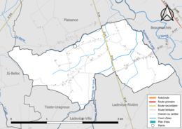 Carte en couleur présentant le réseau hydrographique de la commune