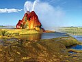 Le Fly Geyser en éruption.