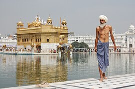 2009 – Sikhpilegrim ved Det gylne tempel i Amritsar i India Foto: Paulrudd