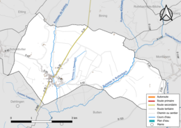 Carte en couleur présentant le réseau hydrographique de la commune