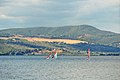 Bracciano, Italien: Braccianosee mit Blick auf die Sabatiner Berge