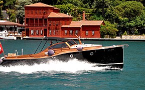 Hekimbaşı Salih Efendi Yalısı in Kanlıca on the Bosphorus, before being damaged in 2018[9]