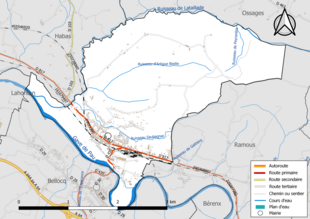 Carte en couleur présentant le réseau hydrographique de la commune