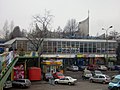 Polski: Dworzec autobusowy. Čeština: Autobusové nádraží. English: Main bus station.