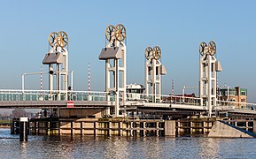 Stadsbrug, Kampen Lifting section.