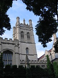 The Reynolds Club, a building on the campus of the جامعة شيكاجو,