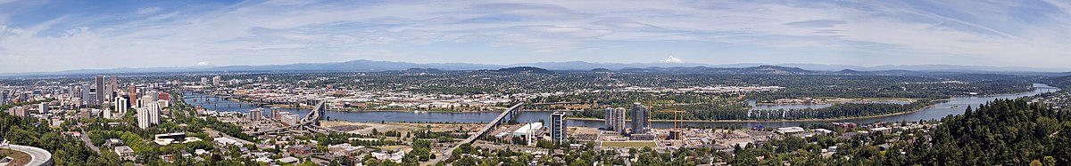 Panorama view of Portland with a central area revealing hills corresponding to buttes in the Boring Lava Field