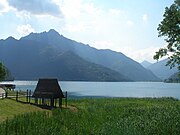 杭上住居遺跡とレードロ湖